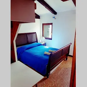 Large 3 Flat Rialto Venedig